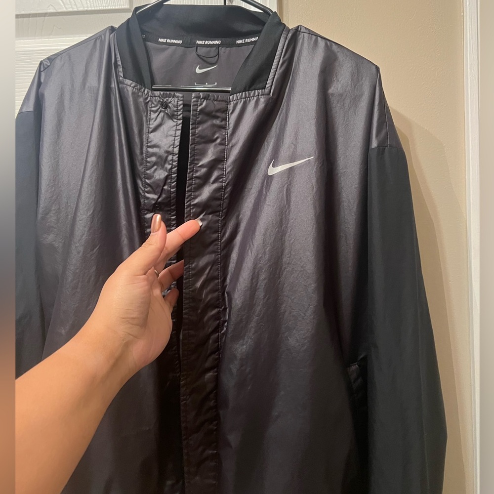 Women’s Nike running windbreaker size L - Picture 3 of 8